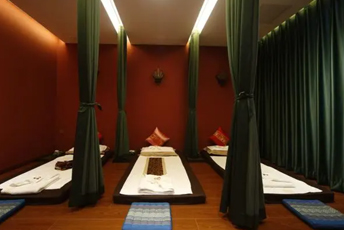 武汉青山区泰式按摩的被动瑜伽：当身体被折叠成诗